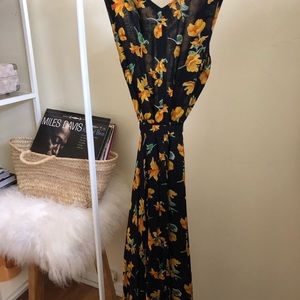 Flirty Topshop Wrap Dress 🌻